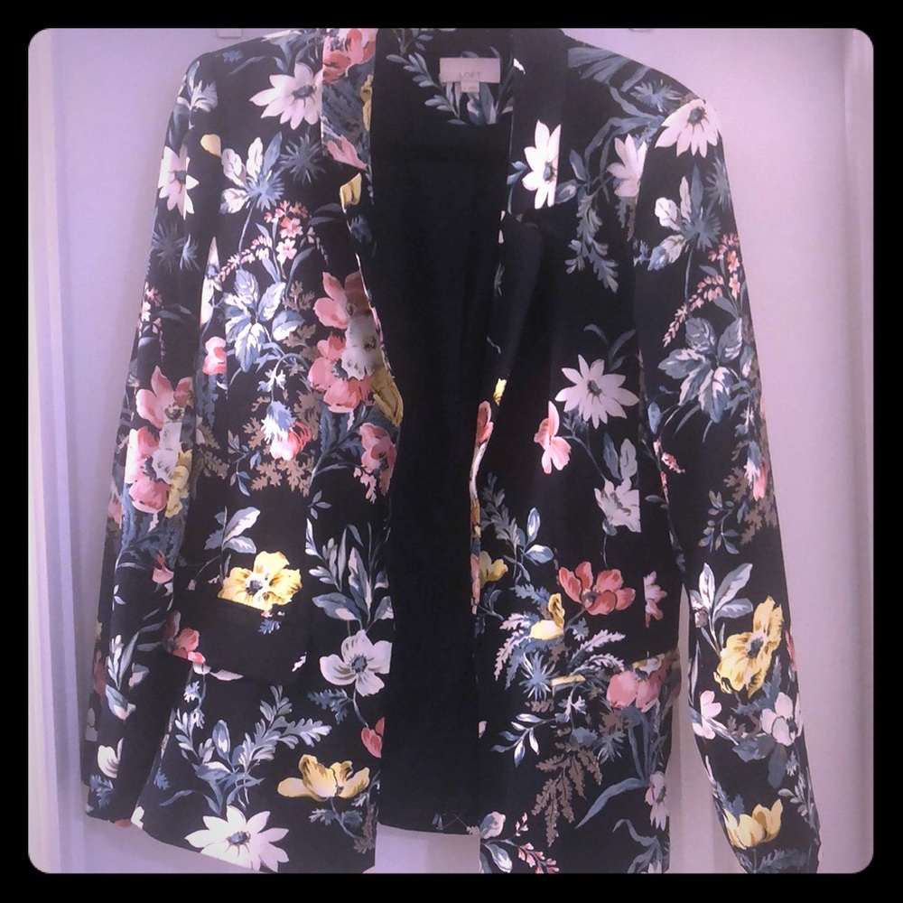 Navy floral blazer from Loft, size 4, worn once